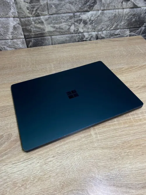 SURFACE LAPTOP 3/INTEL  I5-1035G7/08  DDR4/256GB  SSD/intel UHD graphique 4gb/13.4  2k tactile      