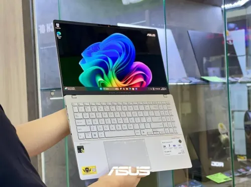 ASUS VIVOBOOK S15/Snapdragon X Plus/16GB DDR5/512GB SSD/Qualcomm Adreno 4GB/3K OLED 120HZ