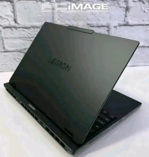 LENOVO LEGION 5/ULTRA 7-255HX/RAM 16GO DDR5/ 1TB SSD/NVIDIA RTX 5060 8GB/16.1POUCE 2.5K 165HZ OLED