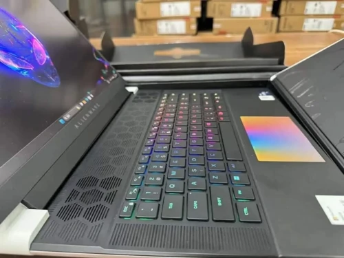 ALIENWARE X16 R2/ULTRA 9-185H/RTX 4080 12GB/RAM 32GB/2TB SSD/ECARN 16 3K 240HZ 