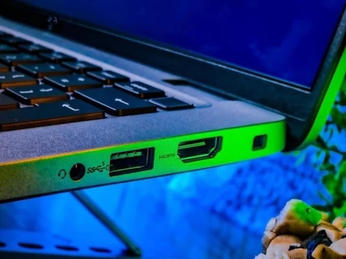 DELL LATITUDE 7440 Intel I7-1365U 5.2GHZ 16 gb ddr4  512 gb ssd 14 pouce fullhd IPS Clavier lumineux