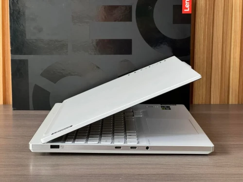 LENOVO LEGION 7 16IRX9H/I9-14900HX/16GB DDR5/ 1TB SSD/RTX 4060 8GB/16.1 pouce 3,2K  165HZ