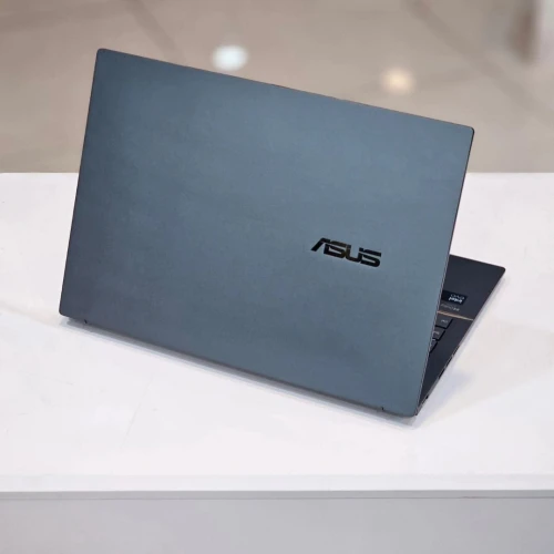 ASUS ZENBOOK 14 OLED/ULTRA 5 135H/RAM 8GB DDR5/512GB SSD/ECRAN 14 3K OLED TACTILE 