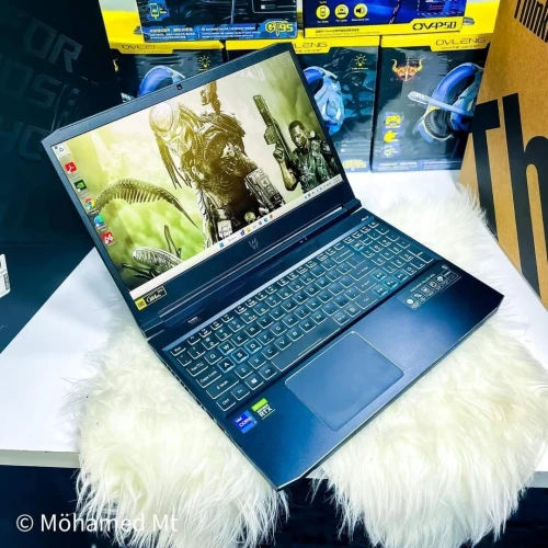  ACER PREDATOR HELIOS 300/intel I7 -11800H  /ram 16 ddr4/disk 1024 gb /nvidia gRTX 3070/ 15.6144hz  