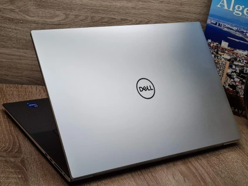 DELL XPS 17 9700 MAX /I9-10880H /RAM 64GB DDR4/DISK 2TB SSD /RTX 2060 6GB /17.3 POUCE 4K TACTILE 