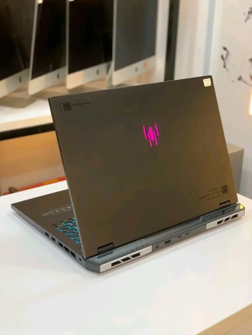 ACER PREDATOR HELIOS NEO 18 AI 2025/ULTRA 9 275HX/RAM 32GB/1TB SSD/RTX 5070/18POUCE