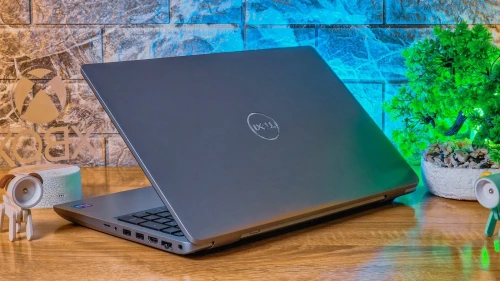   DELL PRECISION 3781 station travail 2023/I7-13700H 5.5GHZ/RAM 16GB DDR5/512GB SSD/  RTXA1000 6GB