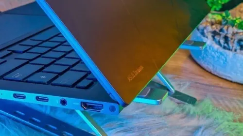  ASUS ZENBOOK 14 OLED/INTEL I7 -1260P/16GB  DDR5/512GB SSD/14 POUCE 2.8K  OLED 90 hz TACTILE 