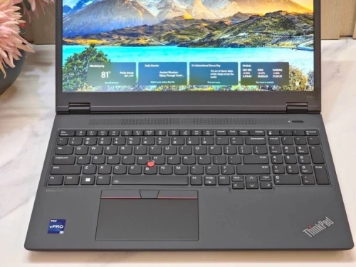 LENOVO THINKPAD P16V STATION/i7-13800H/RAM 16Go DDR5/512GB SSD/ NIVIDIA GEFORCE RTX 1000  06GB