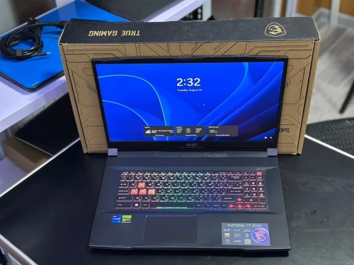 MSI KATANA 17/INTEL i7-13620H/RAM 16gb  DDR5/ NIVIDIA RTX 4060 08/DISK 512 NVME/17.3 FHD 144 HZ  