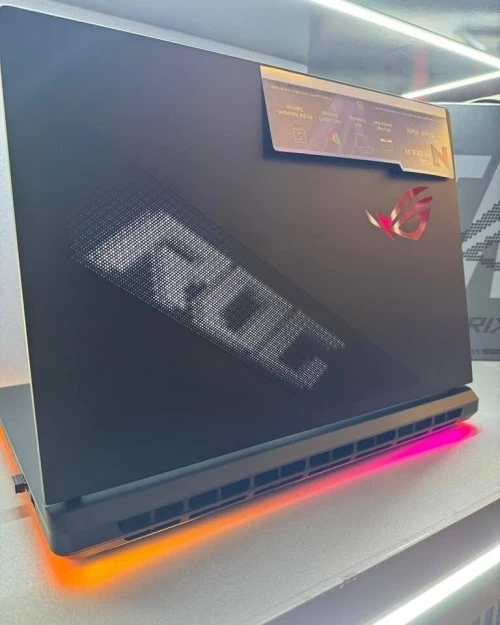 ASUS ROG STRIX SCAR 18 G835LX-XS98/ULTRA 9-275HX/32GB/2TB  SSD/NVIDIA RTX 5080 16GB/18" 240HZ