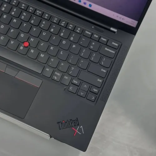 LENOVO THINKPAD X1 CARBONE GEN 11 INTEL I7-1255U EVO 16GB DDR5 512GB SSD 14 POUCE