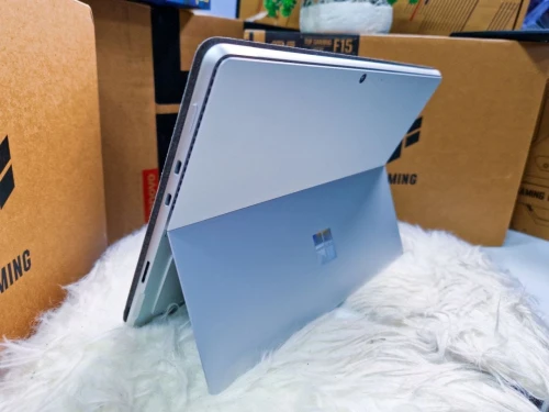 SURFACE PRO 8 /intel i5-1145G7 /ram 16gb ddr4 /disk 256 gb/13 pouce  3k TACTILE