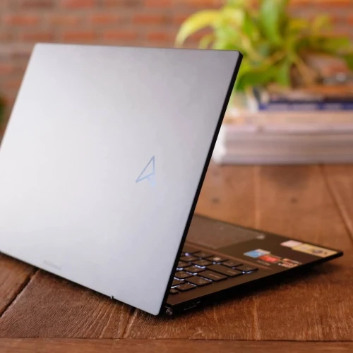 ASUS ZENBOOK 14 2024/RYZEN 5-7530U/16 gb ddr5/512 gb ssd/AMD RADEON TM/14 pouce FHD+