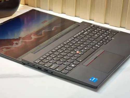 LENOVO THINKPAD E16 GEN2/I7-1355U 5GHZ/RAM 16GB SSD5/ 512 GB SSD NVME /ECRAN 16 POUCE IPS