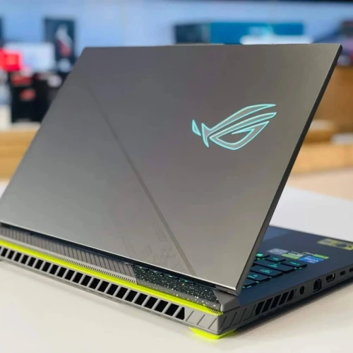 ASUS ROG STRIX G16/I9-13980HX 5.5GHZ/RAM 16GB DDR5/1TB SSD/RTX 4060 8GB/16POUCE 2.5K 240HZ