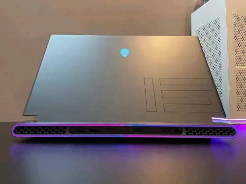  ALIENWARE M15 R6/intel I7 -11800H/ 64gb ddr4/1024gb ssd/nvidia RTX 3060 6GB/5.6  pouce 2k  244HZ