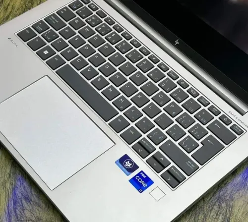 HP ZBOOK FIREFLY 14 inch g9/I7-1270P 5GHZ/RAM 16GB DDR5/512GB SSD/ECARN 14 POUCE