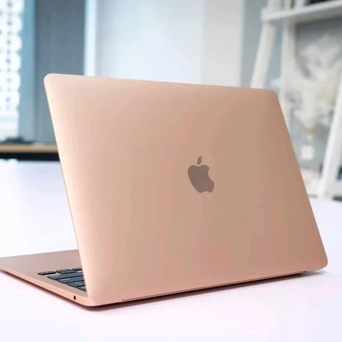 Model MacBook  AIR ROSE GOLDE 13-inch (M1, 2020) 13.3 SPG 8C CPU  \ 7C GPU  CYCLE 32 AVEC EMBALLAGE 