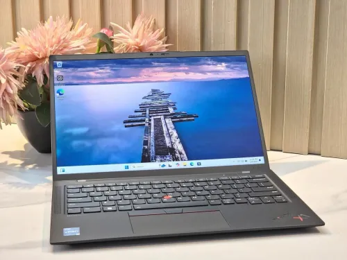 THINKPAD X1 CARBONE GEN 11/INTEL I7-1355U EVO/16GB DDR5  6400MHZ/disk 512 gb ssd/ecran 14 IPS fhd+