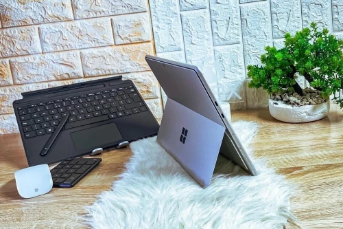 MICROSOFT SURFACE PRO 8 2023 I7-1185G7 / 16GB DDR4 4267 / 256GB SSD / ECRAN 13.3 3K TACTILE