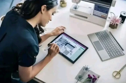 MICROSOFT SURFACE PRO 12 PLATINUM  5G/napdragon X ELITE 08CORE /RAM 16GB DDR5  6400MHZ/DISK 512GB  SSD NVEM /ECRAN 13.4 pouce 3k 120hz TACTILE  Oled