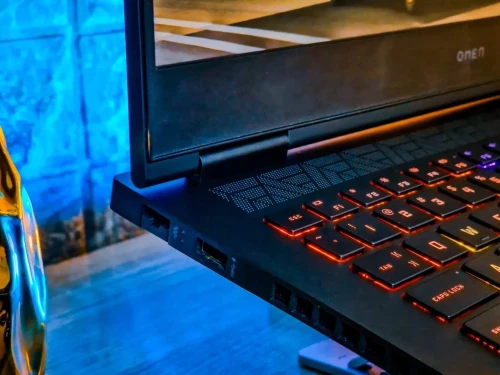 HP OMEN GAMING 17 2023 RYZEN5-8845HS 5GHz 16GB DDR5 512 SSD RTX 4060 17.3 pouce IPS FHD+ 