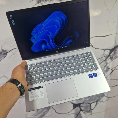HP LAPTOP 15 2025/INTEL ULTRA 5-120U/16GB DDR5/1024 GB SSD/15.6 POUCE FHD+ IPS