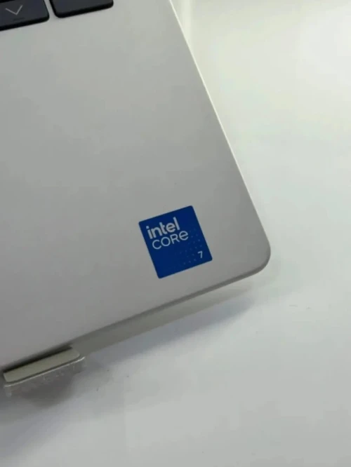 HP OMNIBOOK 5 FLIP/INTE CORE 7-150U/ RAM 16GB DDR5/INTEL ARC GRAPHIQUE/14 POUCEX360 TACTILE