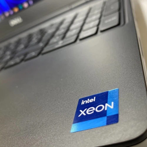  DELL PRECISION 7560 station travail/XEON W-11955M 5ghz/RAM 32GB/DISK 2.5TB SSD/RTXA4000 8G/ECRAN 4K