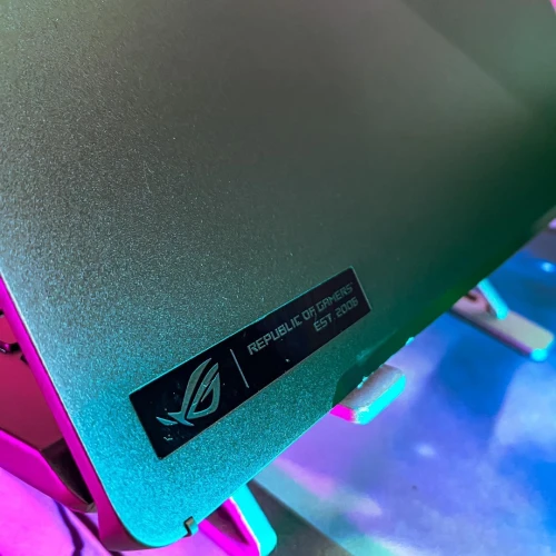ASUS ROG ZEPHYRUS G14/ RYZEN 7-6800HS/ram 16gb/disk 512/AMD RADEON RX 6700S 8GB