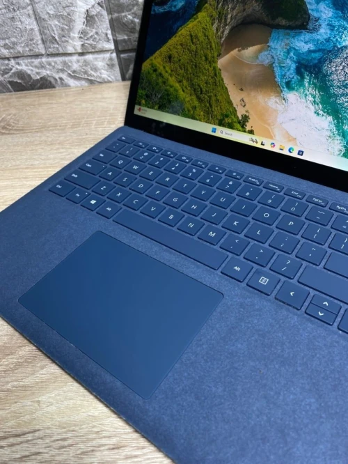 SURFACE LAPTOP 3/INTEL  I5-1035G7/08  DDR4/256GB  SSD/intel UHD graphique 4gb/13.4  2k tactile      