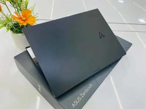 ASUS ZENBOOK 14 2024/RYZEN 5-7530U/16 gb ddr5/512 gb ssd/AMD RADEON TM/14 pouce FHD+