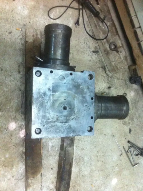 machine injection plastique pvc