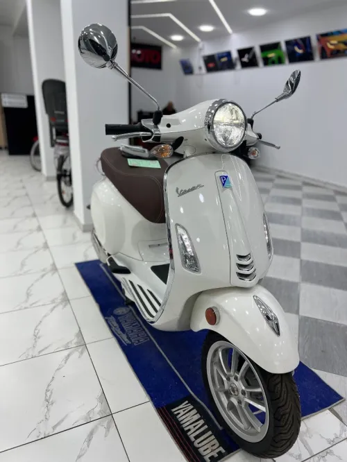 Piaggio Vespa 