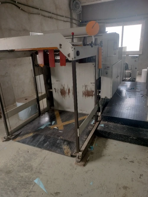 Machine decoupe de papier, déshumidificateur d'air 