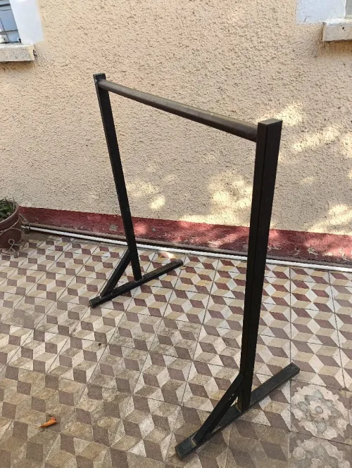 Static bar calisthenics