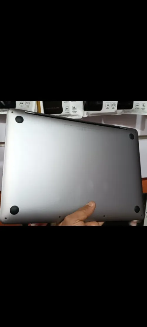 Macbook pro m1 toutch bar 2020 mdm cycle 86 batterie 98%16gb rar 256gb
