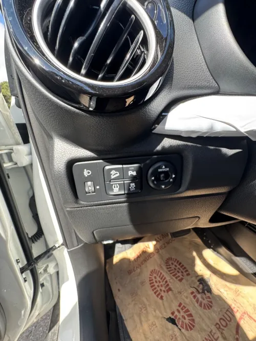 Kia KX1 2025 Kia KX1 Luxury