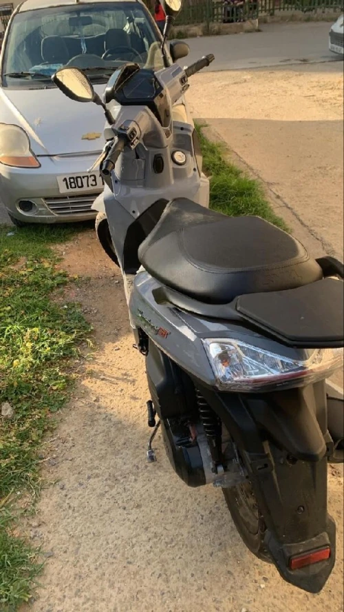 SYM ST 200 2025