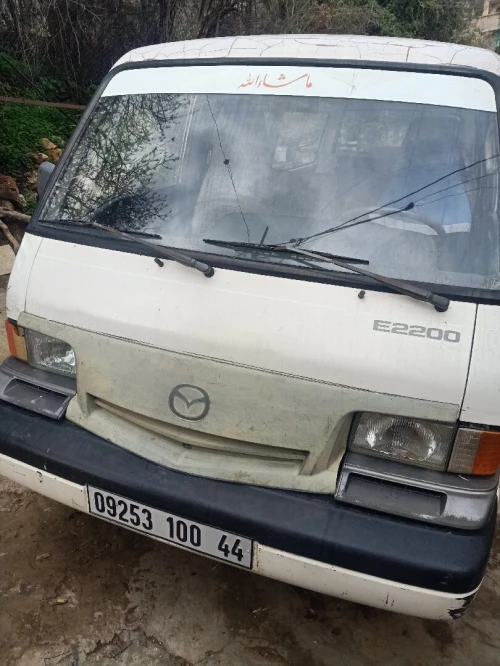 Mazda E2200 2000