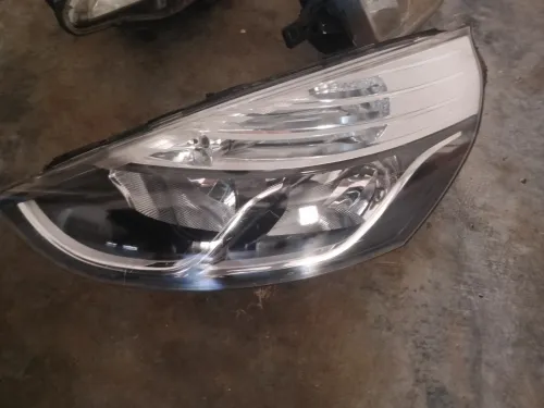Phares Clio 4