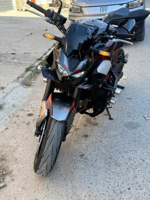 Kawasaki Z900 2025