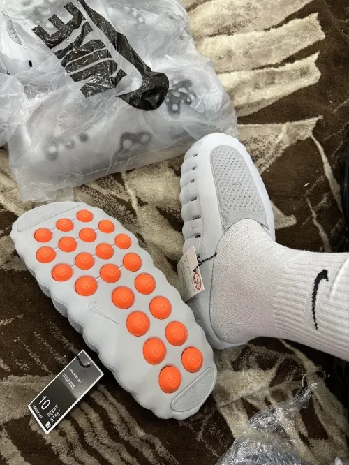 Nike mind 001