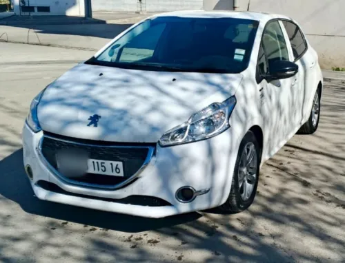 Peugeot 208 2015 Allure