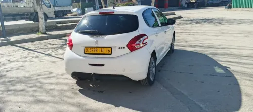 Peugeot 208 2015 Allure