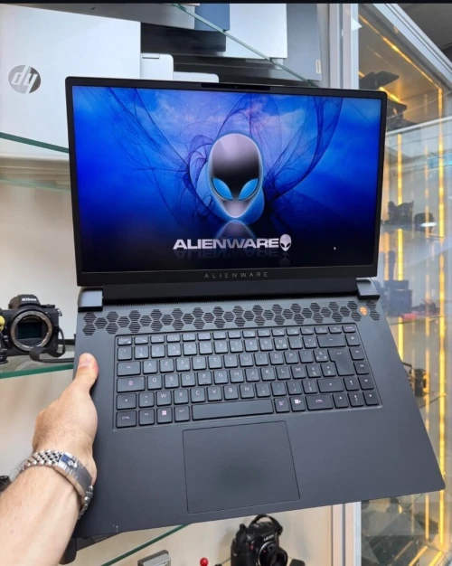 Alienware 17 R5 Ryzen 7 6800h 3.20ghz/16gb ddr5/1tb ssd +512gb ssd/Rtx 3070ti 8gb gddr6