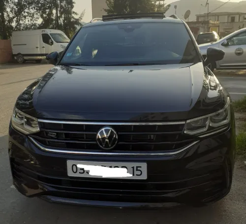 Volkswagen Tiguan 2023 R line Pack Black la 150 ch 2.0  sieges en cuire diesel allemande 🇩🇪🇩🇪🇩🇪