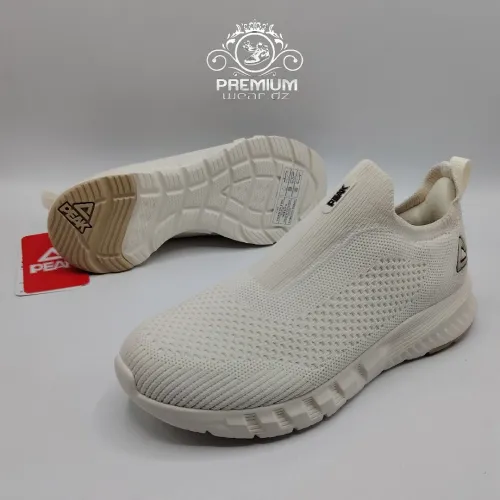Peak sport slip on