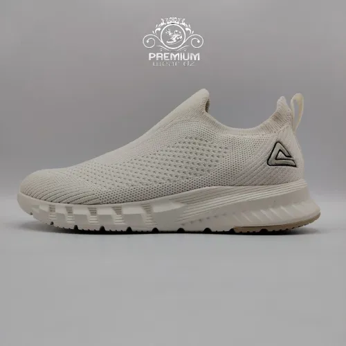 Peak sport slip on